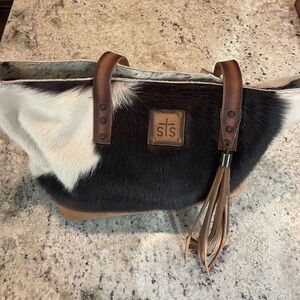 Womens STS Rancher Shoulder Bag, genuine leather and bovine fur